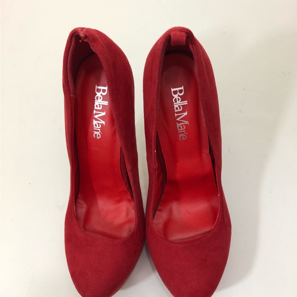 Bella Marie Women's Red Suede Pumps